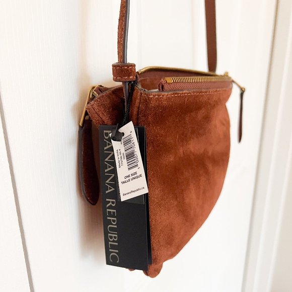 ✨ NWT ✨ - Banana Republic - Suede Bag with adjustable strap - Picture 7 of 15
